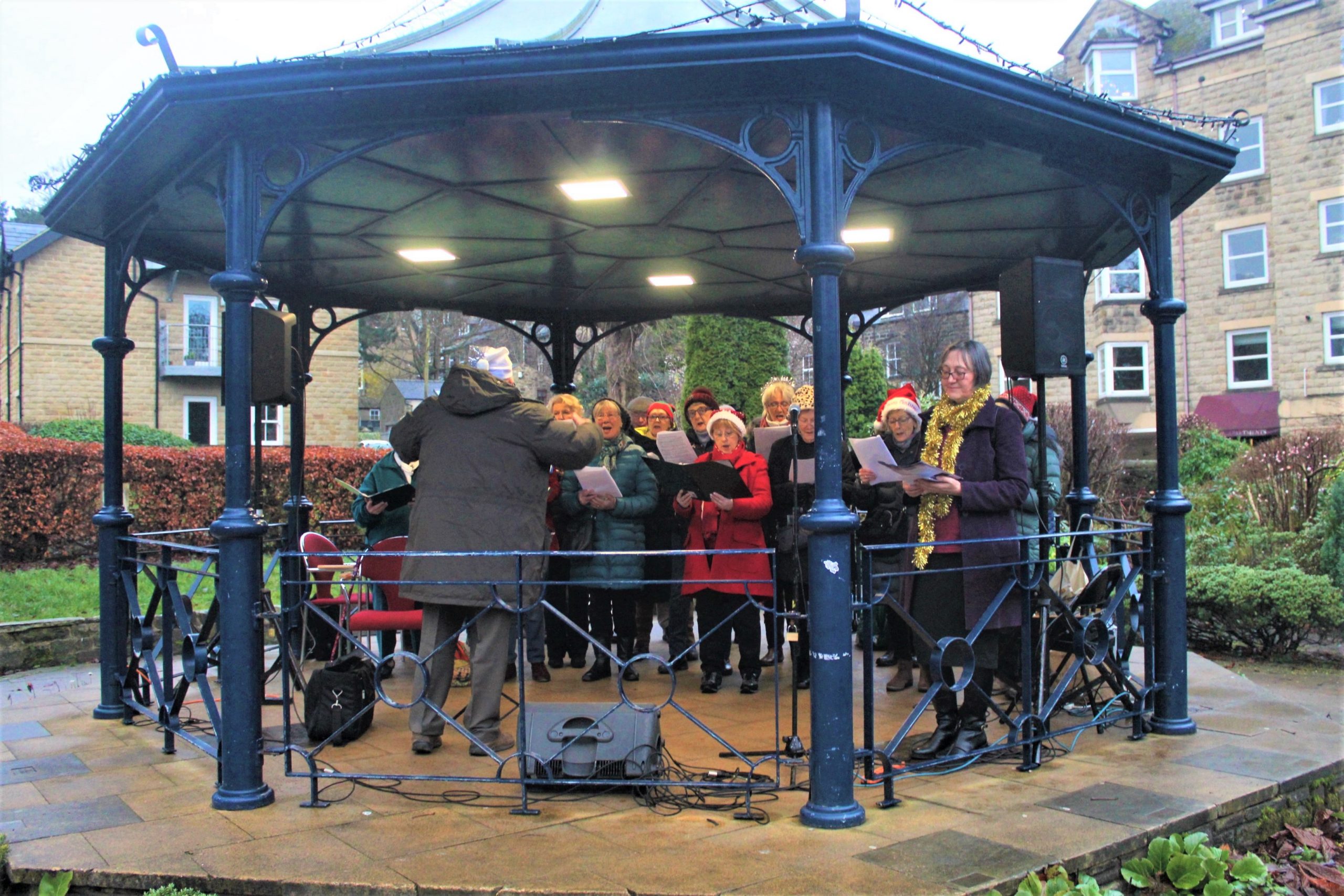 You are currently viewing Ilkley Choral Society entertains Christmas shoppers